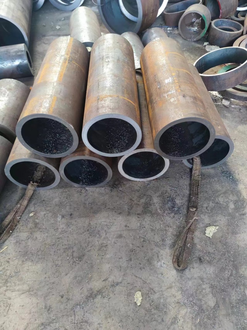 黑河黑河黑河12Cr1MovG无缝钢管切割